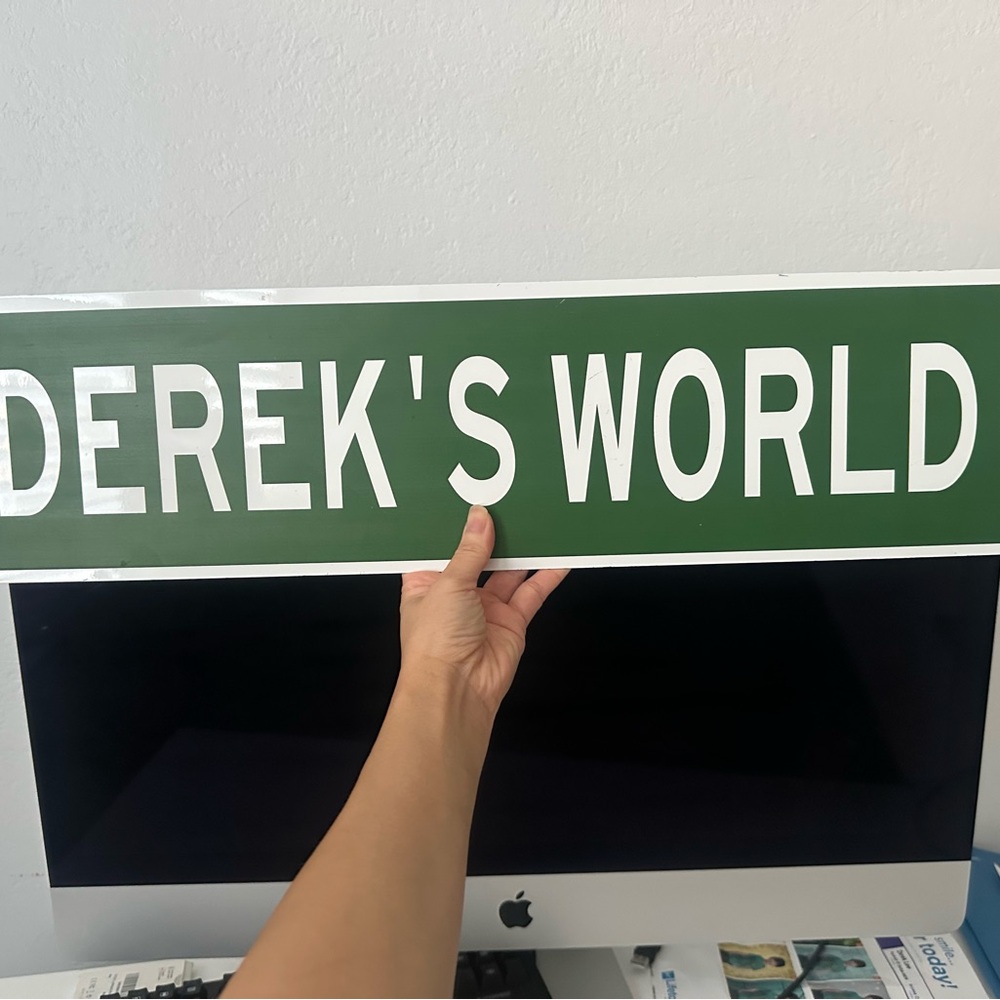 Green Street Sign Wall Decor